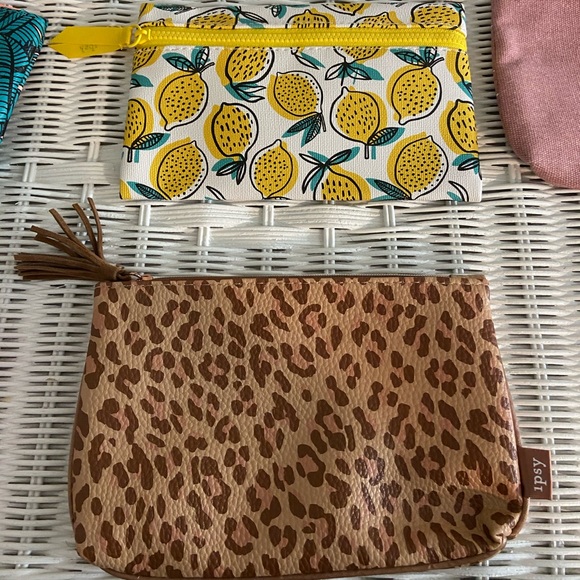 FIVE IPSY makeup bags - Picture 1 of 4